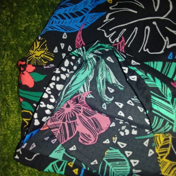 Floral multi colored shorts romper/swimsuit cover-up with pockets - Picture 7 of 8